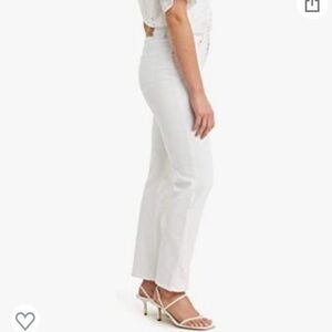 White denim straight Levi’s jeans